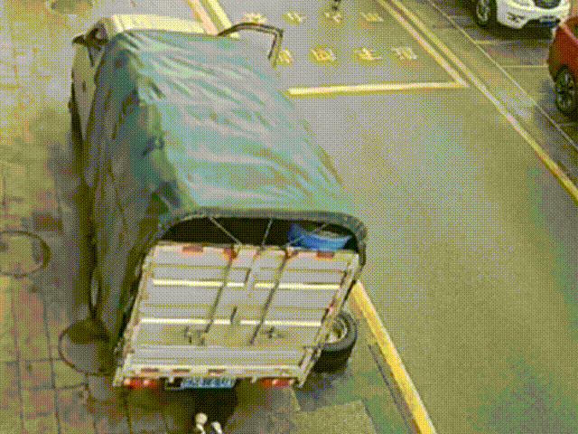 04.gif